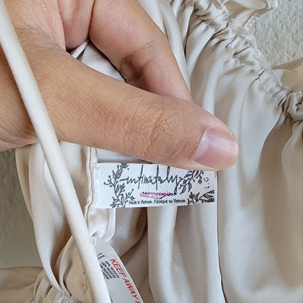 Rare Intimately Free People Satin Ruffle Trimming Open Back Top - Picture 5 of 5
